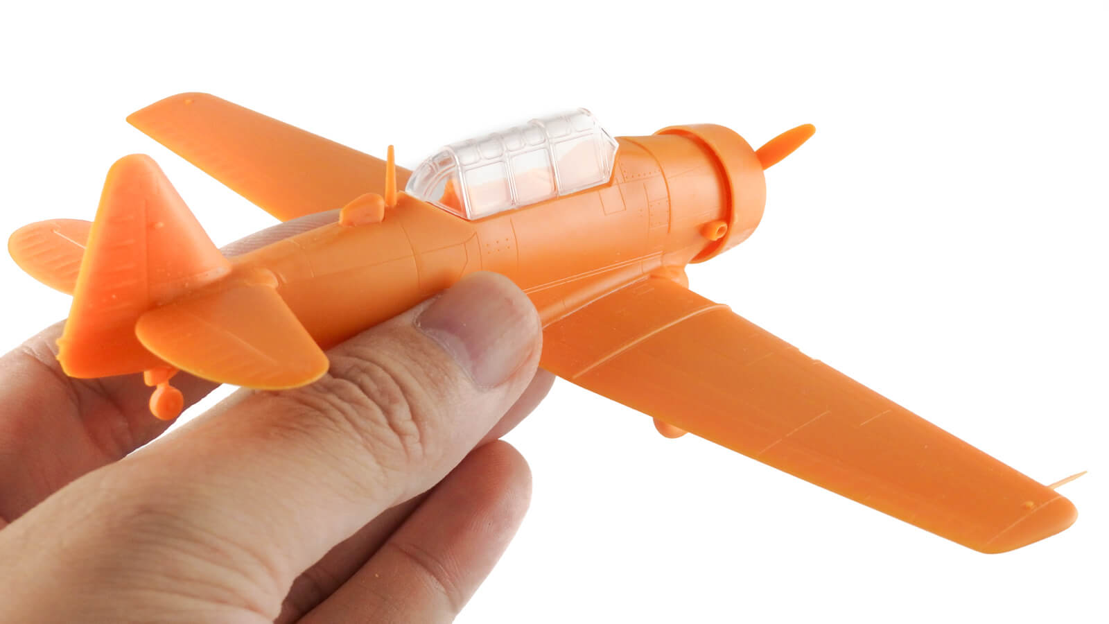 オレンジ色のニクいやつ。ベストセラー練習機のベストキット