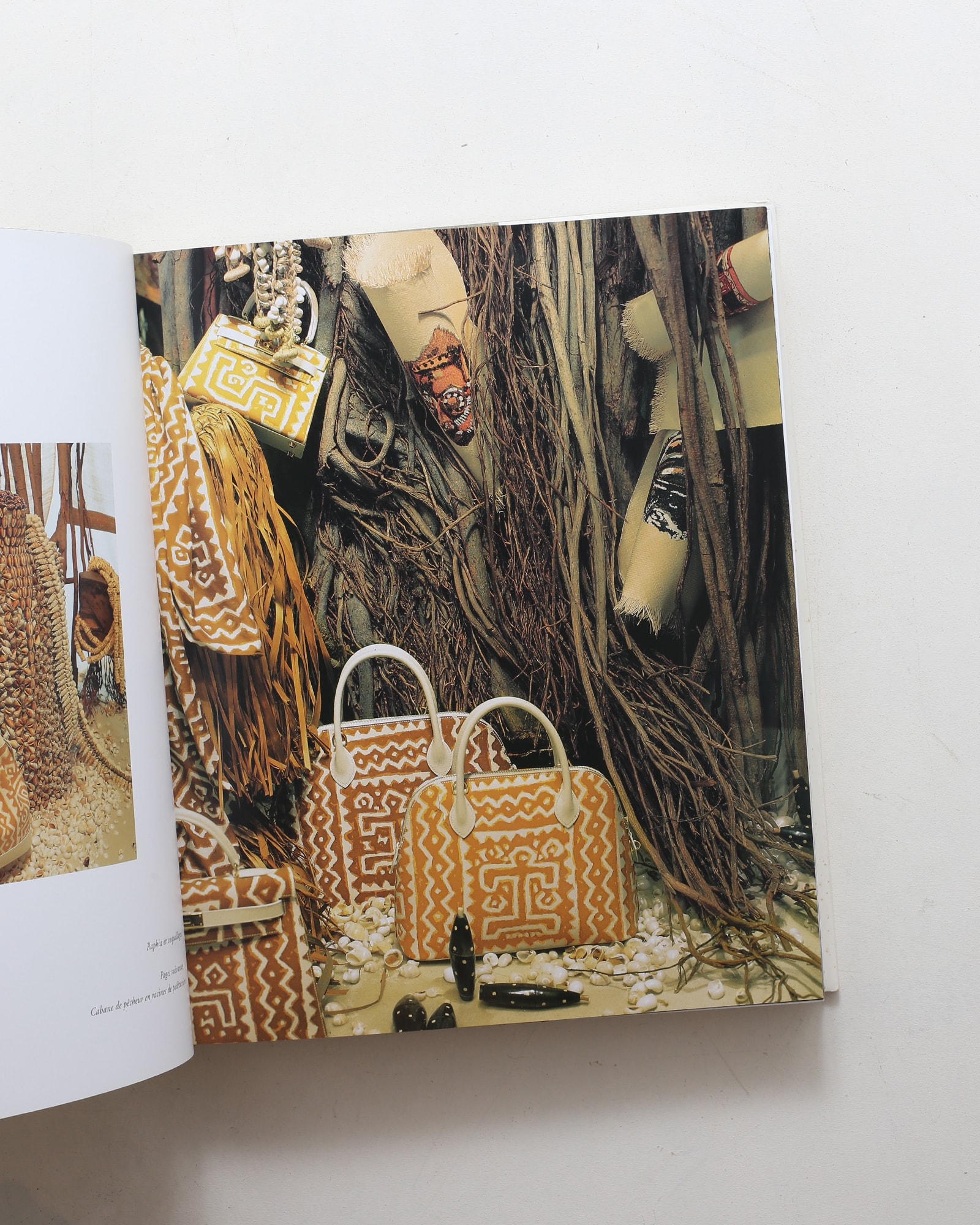 Les Vitrines Hermes | nostos books ノストスブックス