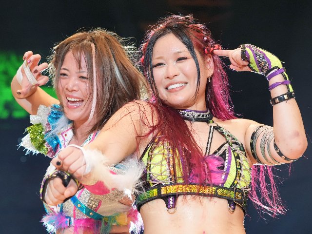 女子プロレス マリーゴールド IYO SKY 岩谷麻優 B2ポスター WWE
