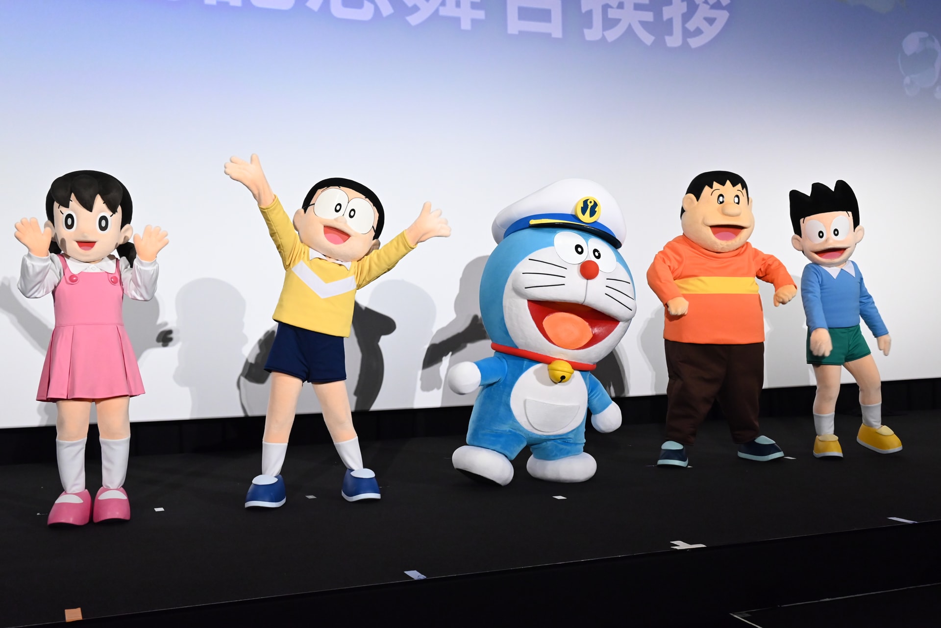 左からしずか、のび太、ドラえもん、ジャイアン、スネ夫 [画像・動画