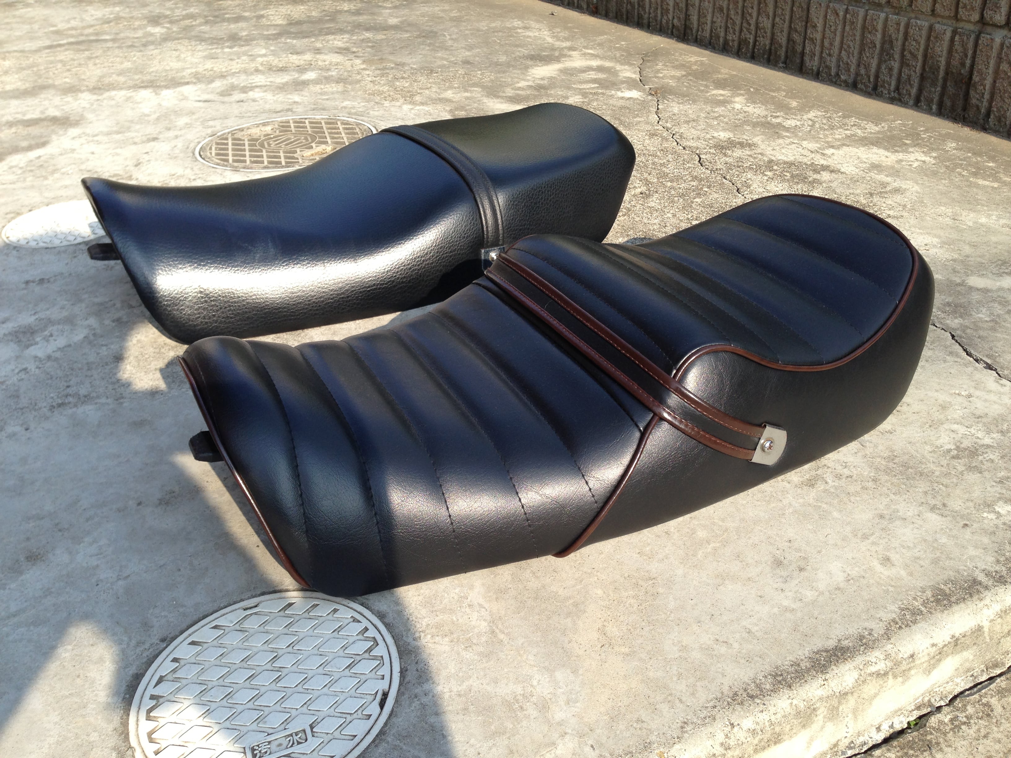 オオカワシートでゼファー750の段付きシートを作ってみた - おならいだ