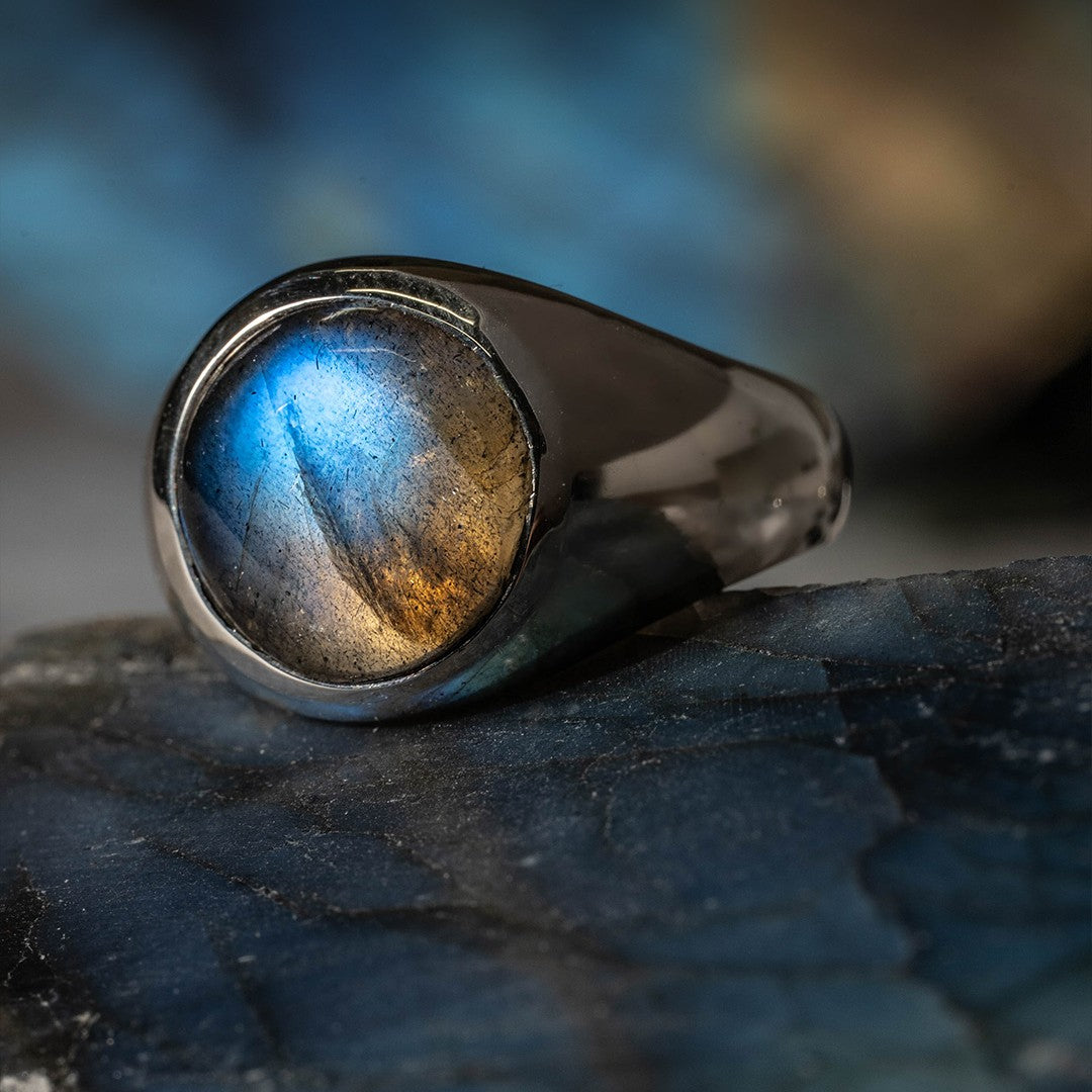 Labradorite Round Cabochon ring – HASH.