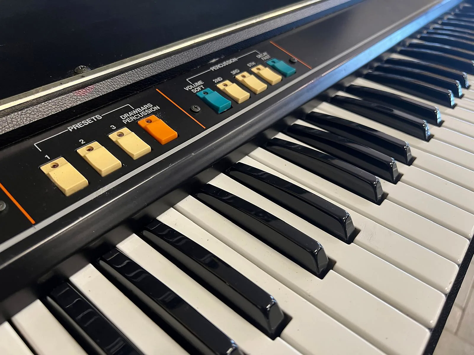 Roland VK-1 | Organ studio