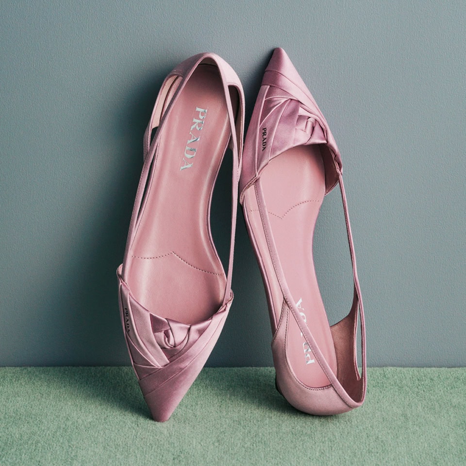 花のモチーフにキュン【プラダの新作】は「まさに理屈抜きで惹き付け