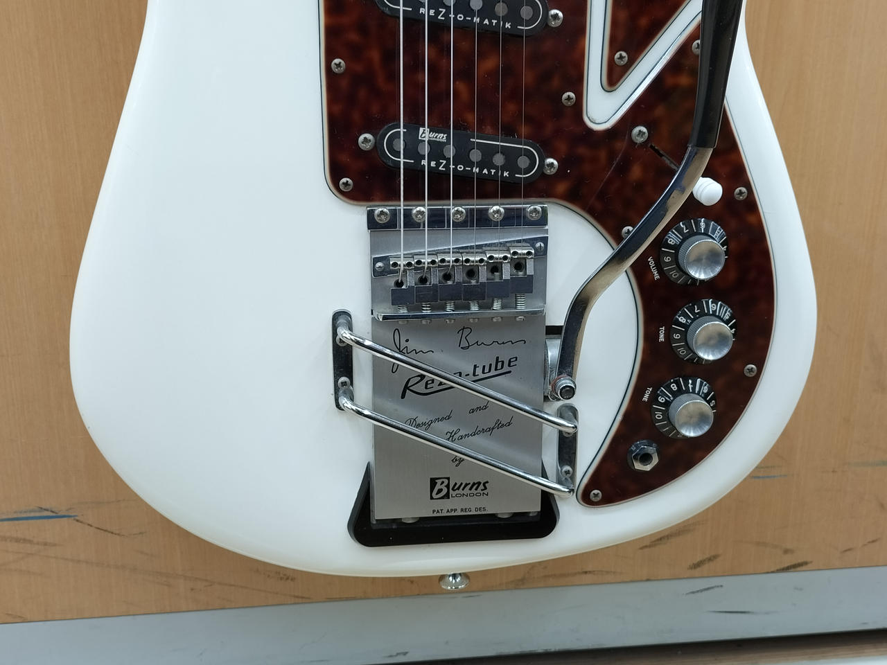 バーンズ(BURNS)|エレキギター|【ハードオフ公式通販】オフモール