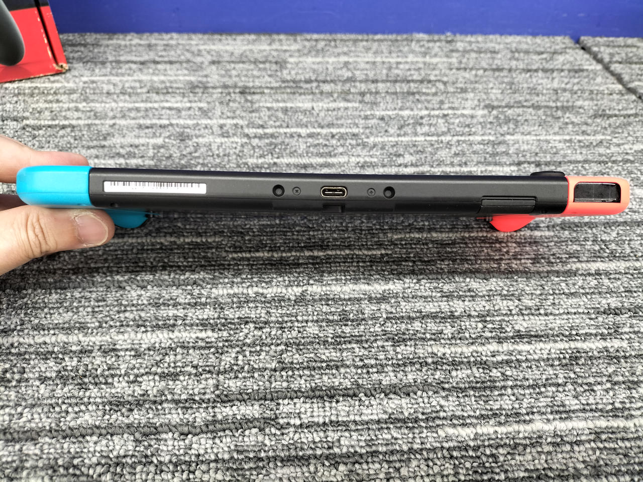 ニンテンドウ(NINTENDO)|【画面黄ばみ有・タバコ臭有り】SWITCH