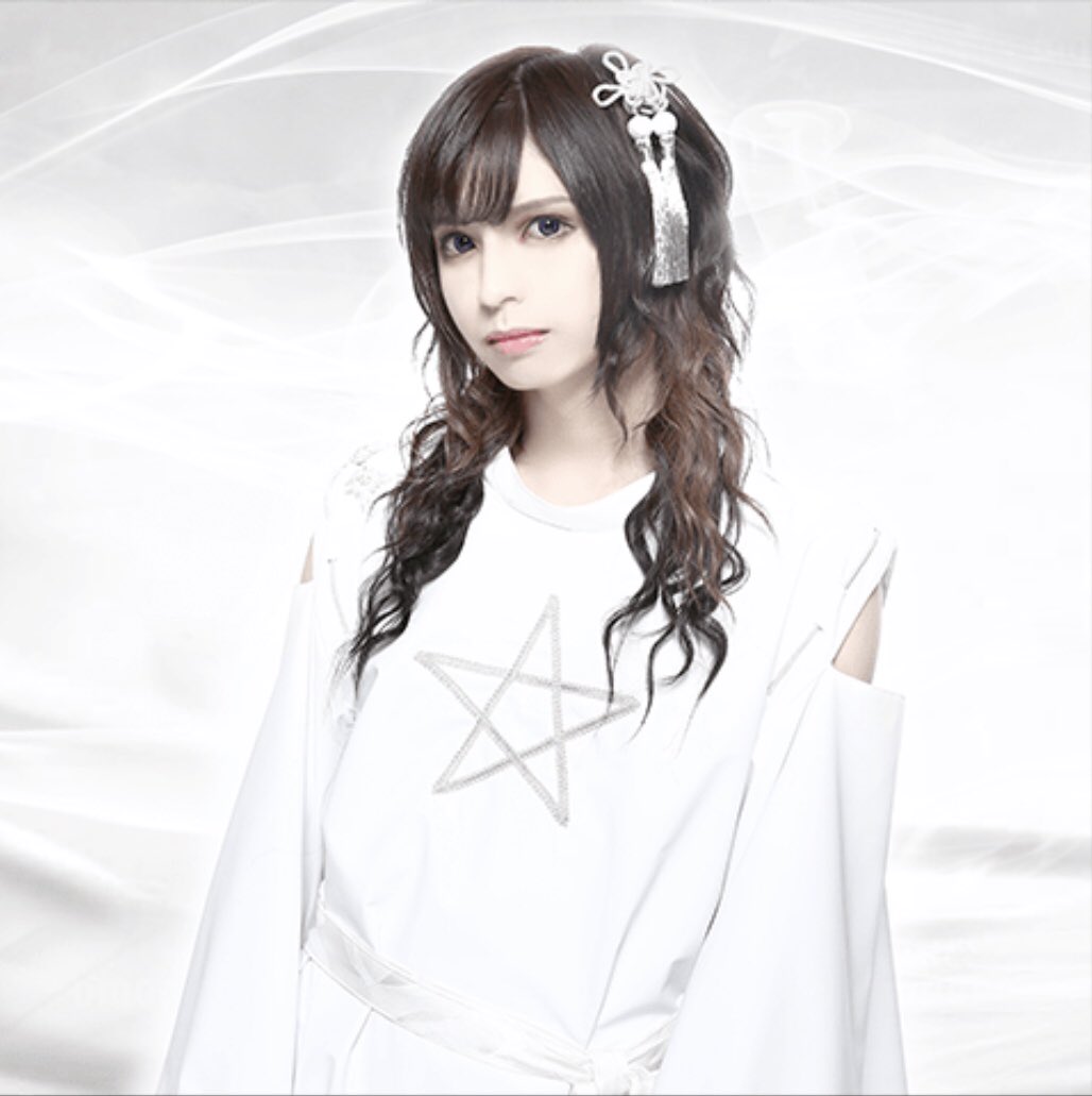 ⛩ジグザグ 速報⛩ この度、龍矢が弦楽器(ギター)から低音弦(ベース)に