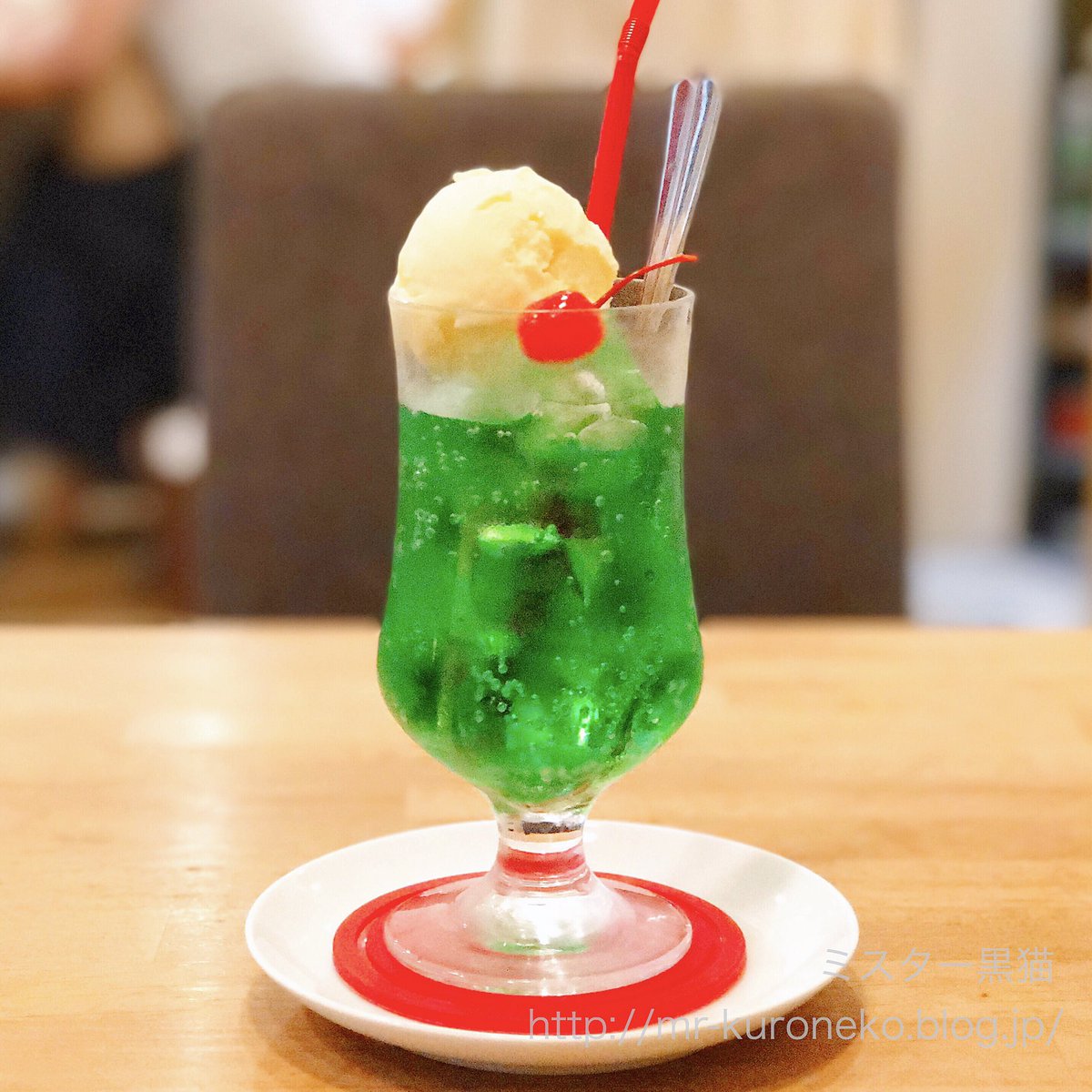 パンパンパンケーキ待ち♪ 期間限定 クリームソーダ あれ！VoiVoiさん