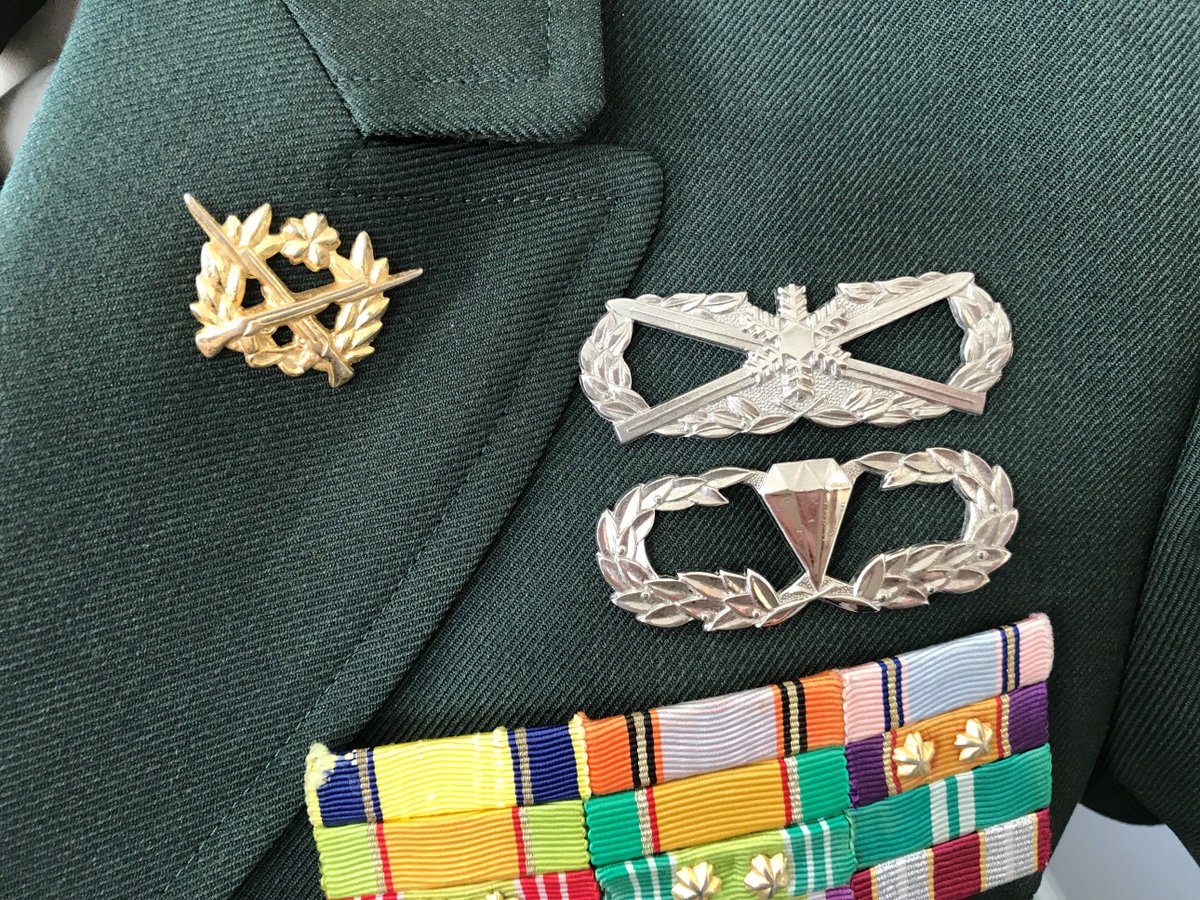 サイポンりくです。こちらはスキーき章・レンジャーき章・普通科職種き