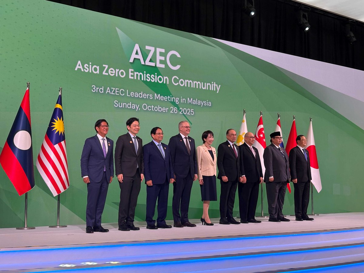 アンワル・マレーシア首相とともに第3回アジア・ゼロエミッション