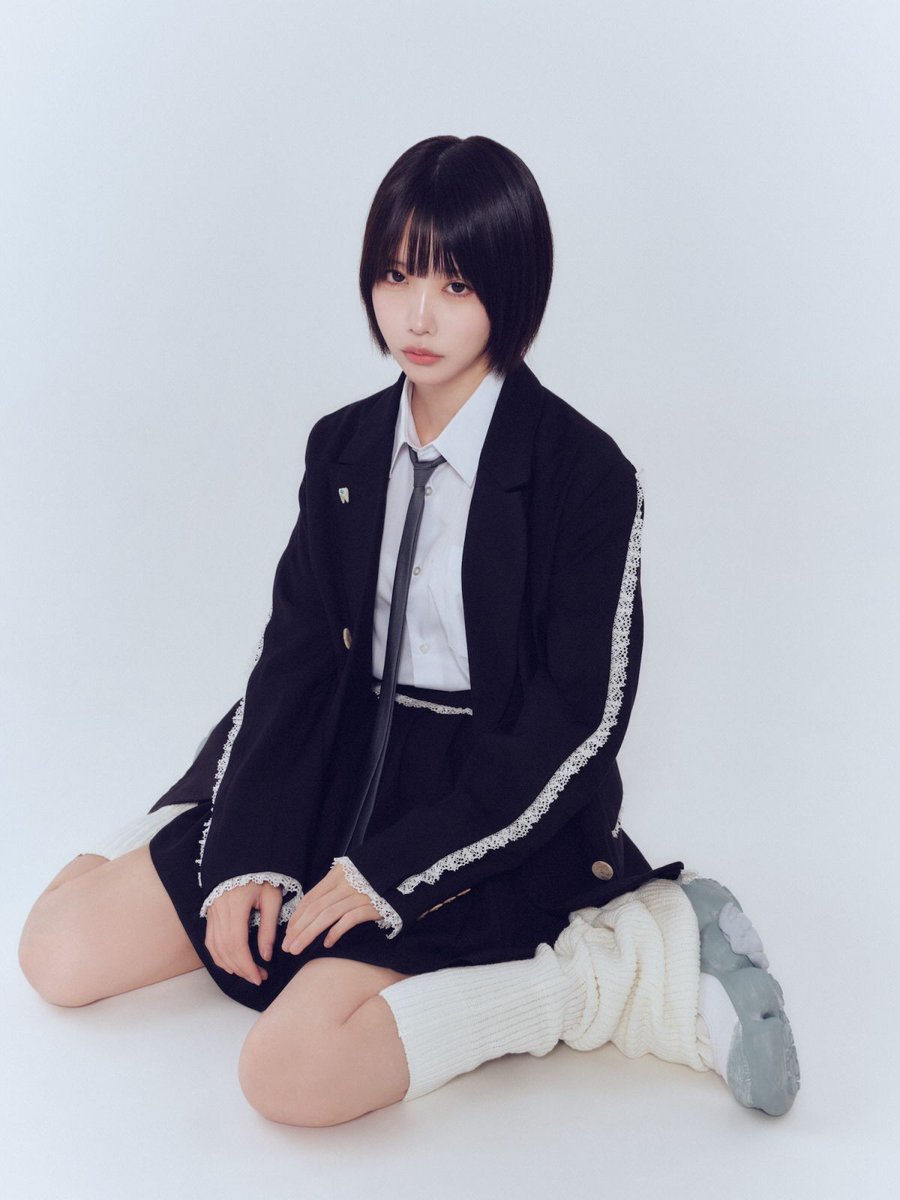 あのちゃん、学校がテーマのブランド〈HELL BLAU〉をローンチ！話を