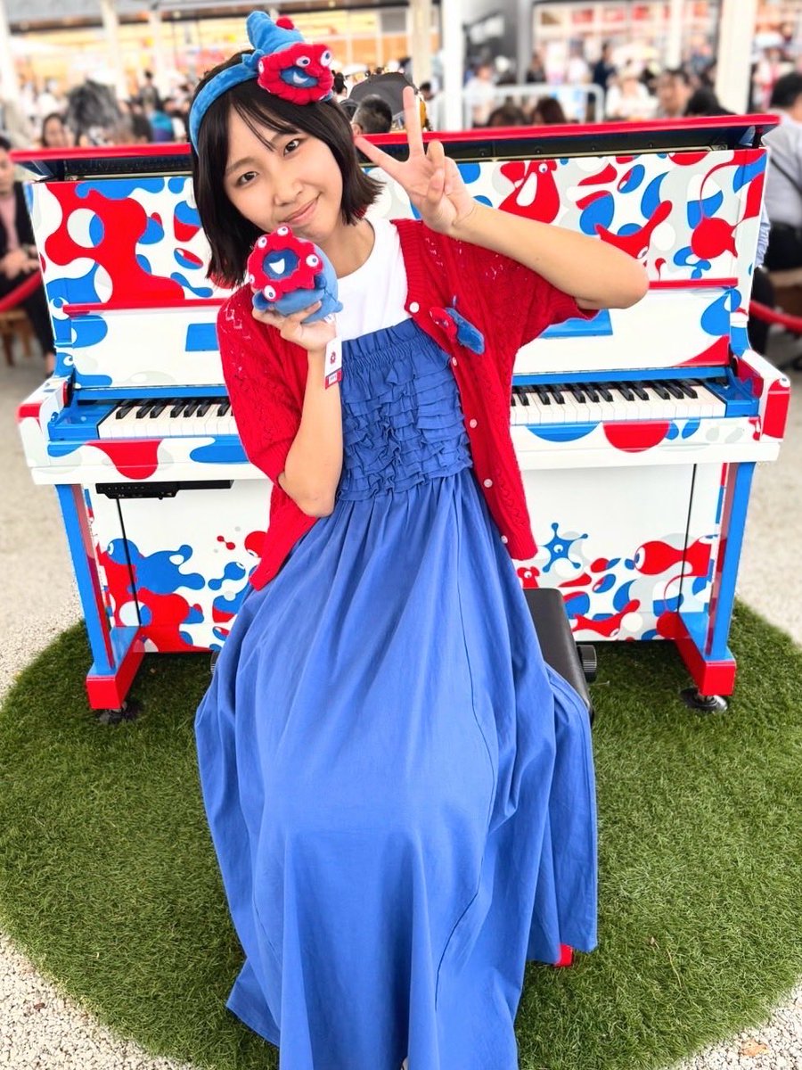 万博に設置されたミャクミャクのピアノでゲストとして演奏させて