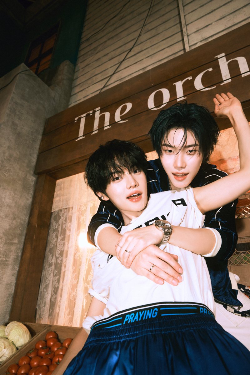 CLOSE YOUR EYES The 2nd Mini Album '𝑺𝒏𝒐𝒘𝒚 𝑺𝒖𝒎𝒎𝒆𝒓