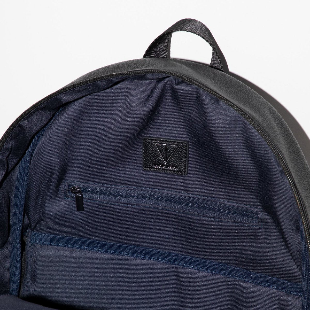 ◢◤ アイテム紹介 #剣持刀也 ▫Side Pocket Daypack ￥14,300 tax in