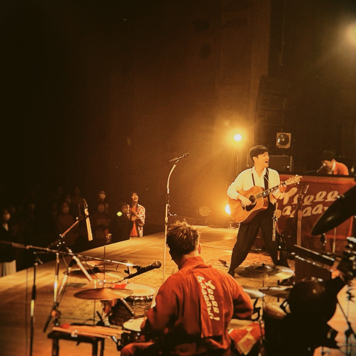 なだらかなワンフロア。ゲレンデが溶けるほどyeeeehaaaaw したい。会場