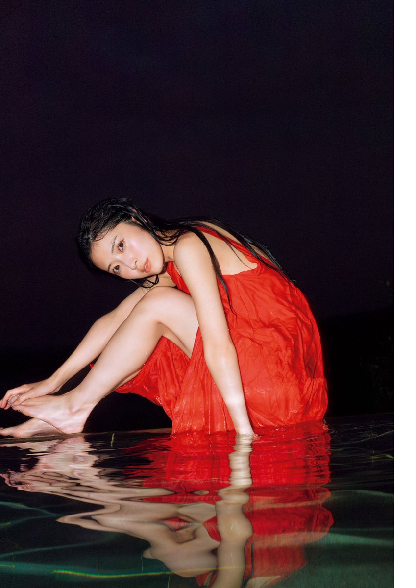 佐藤綺星1st写真集『天使の反射角度』【公式】 (@AKB48airibook