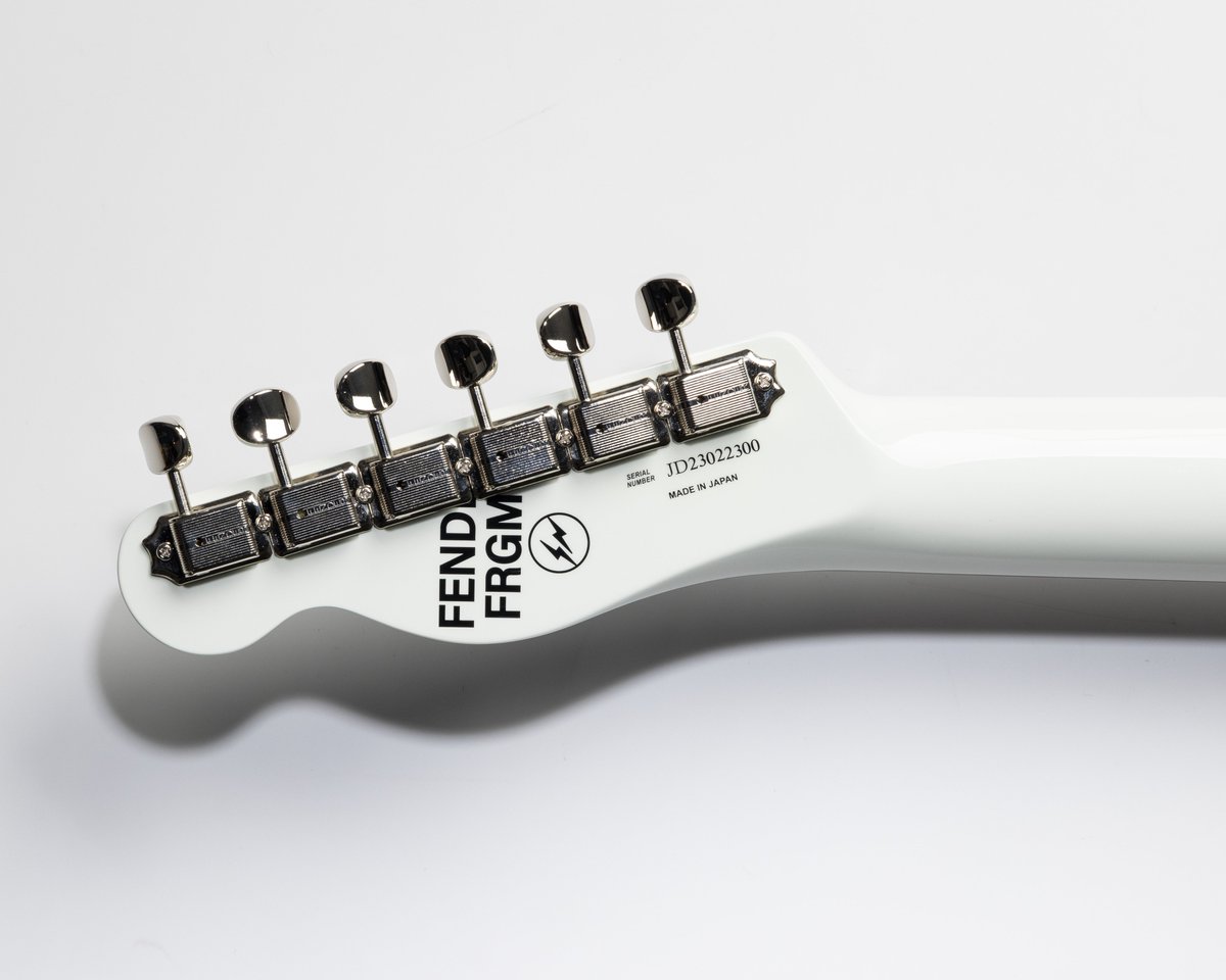 藤原ヒロシ が主宰する fragment design とのコラボギター「Fragment