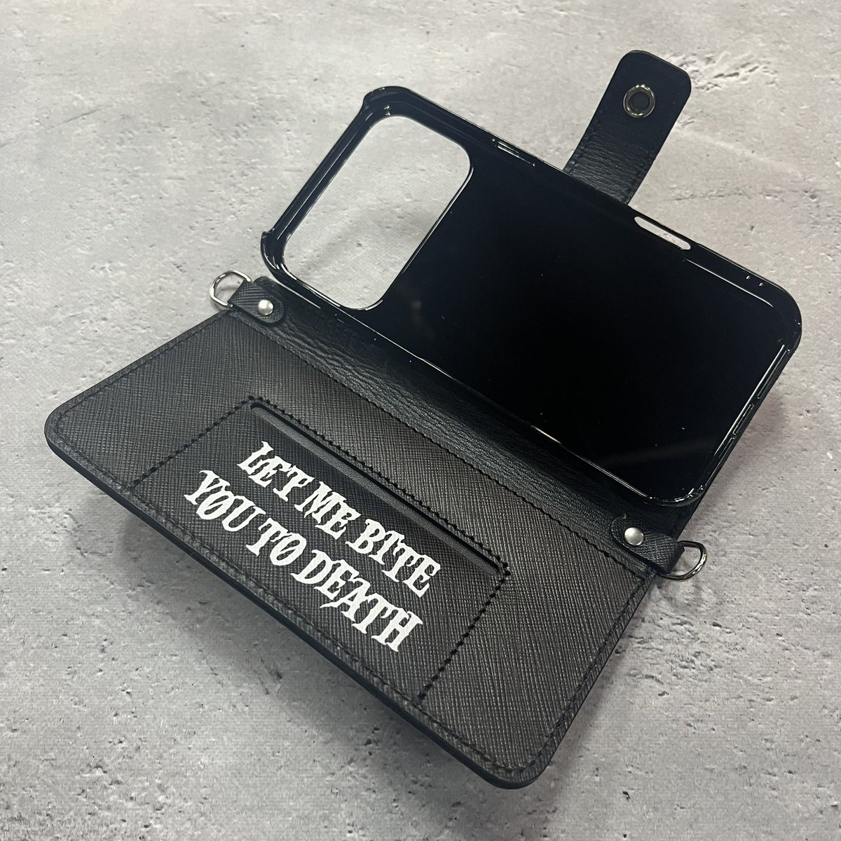 HISASHIさん（GLAY）コラボレーションアイテムのゾンビ子ちゃん手帳型