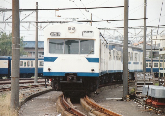 大船工場の入換車雑感 : 赤い電車は白い線