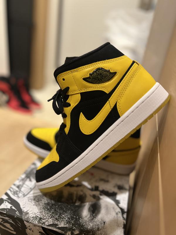 JORDAN BRAND AIR JORDAN 1 MID SE BLACK/VARSITY MAIZE-WHITE