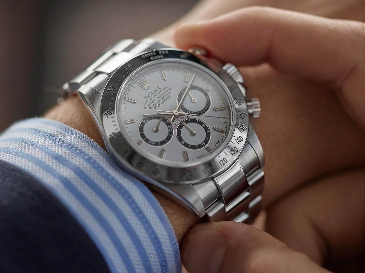 機械式クロノグラフの針ズレと不具合。原因と対処法｜時計買取のピアゾ