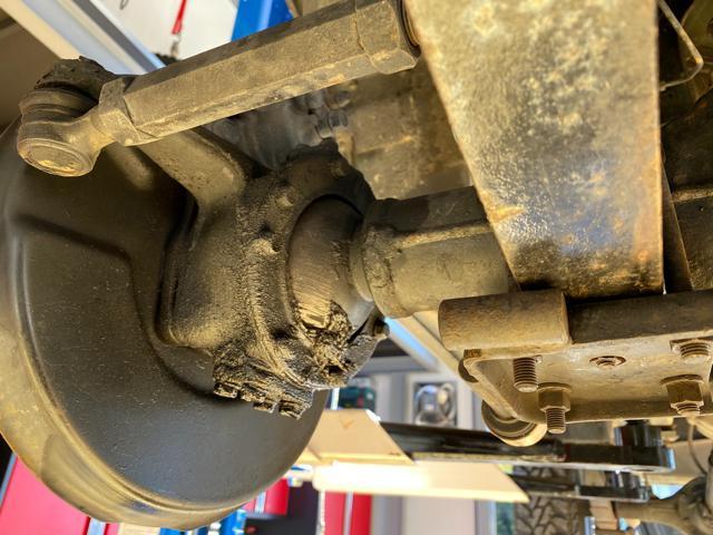 スズキ ジムニー フロントアクスル ハブ キングピン オーバーホール