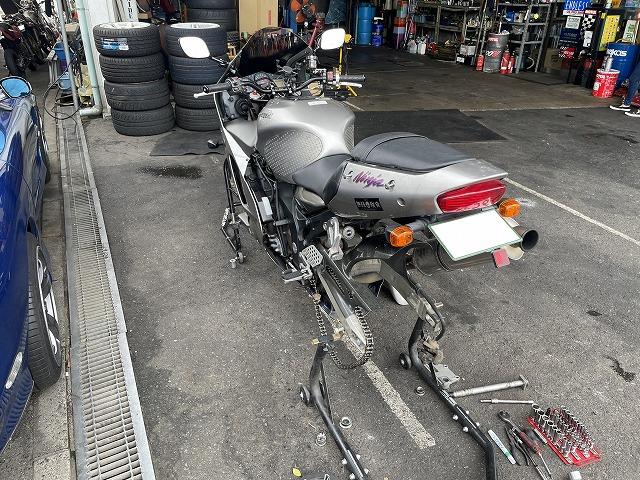 滋賀 カワサキ「ZX-12R」の持ち込みタイヤ交換｜グーネットピット