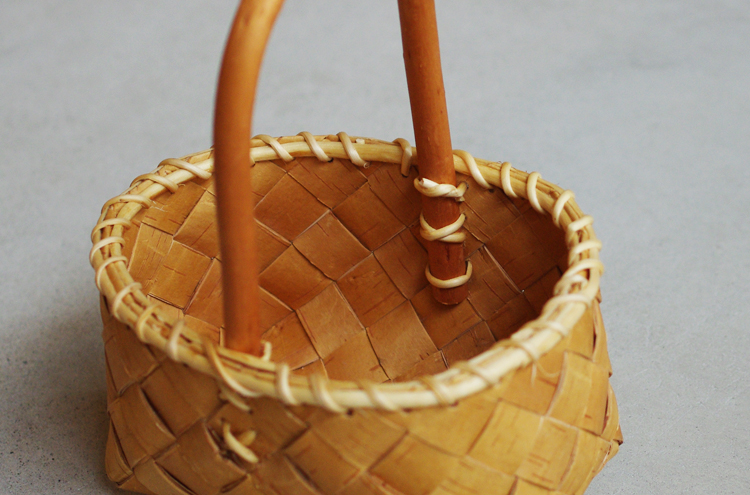 Bror / 白樺 根かがりハンドルバスケット / S | Piröleikki