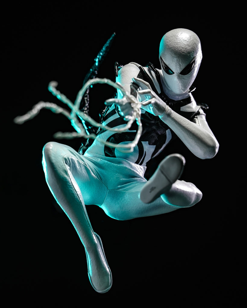 Hot Toys CMS027 Aliens Vs. Avengers 1/6th scale Miles Morales