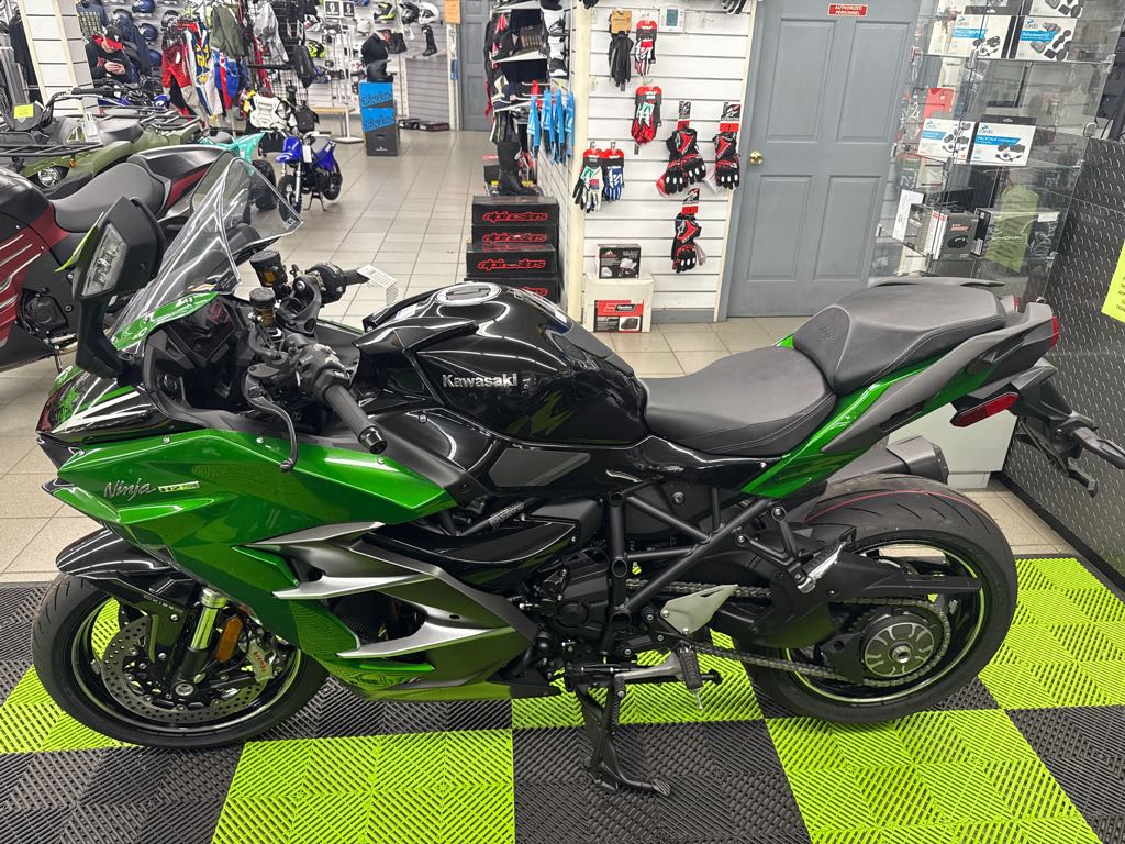 2025 KAWASAKI NINJA H2 SX SE ABS GREEN / BLACK / GRAY 006179