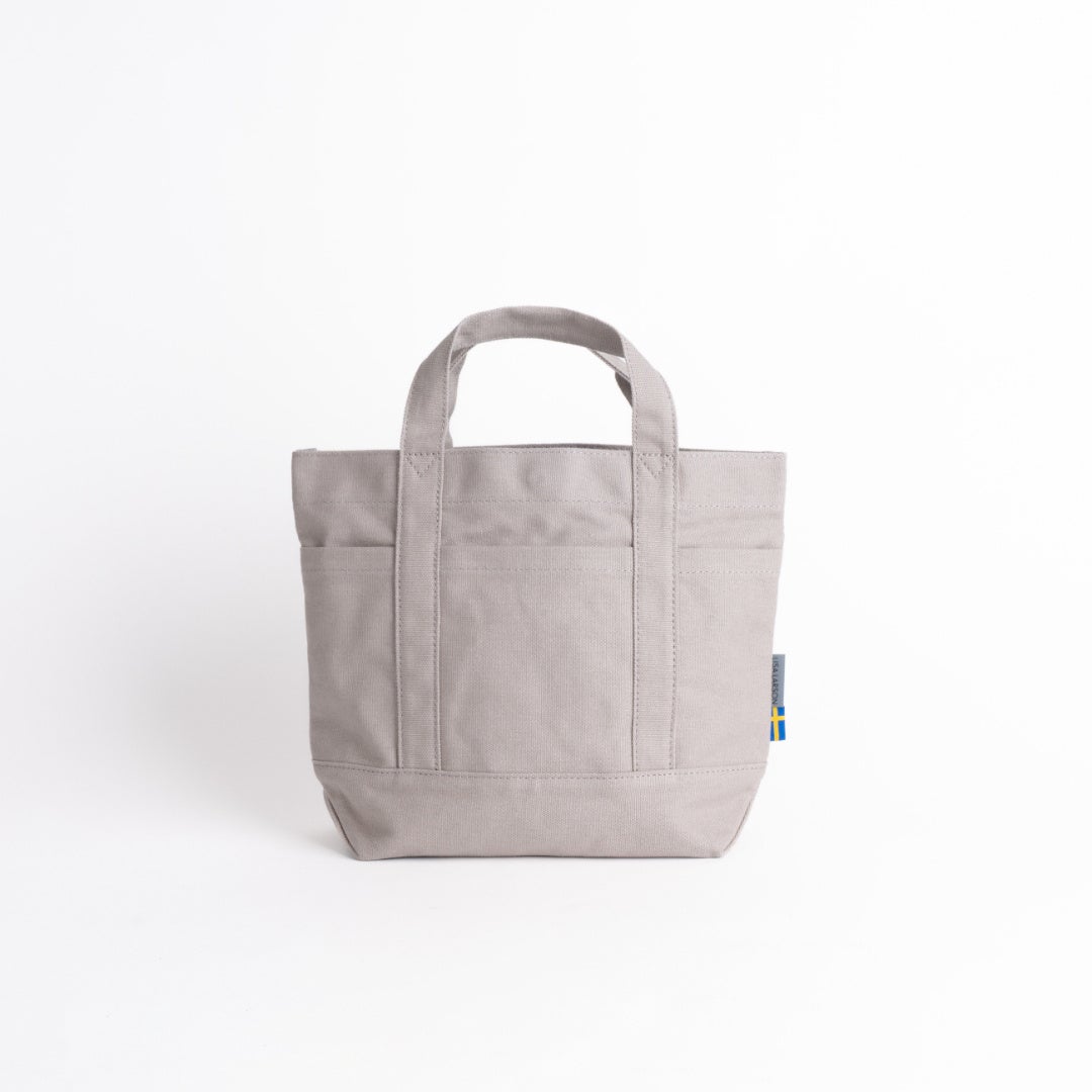 新商品】リサ・ラーソンの猫の「スッシー」の刺繍ミニトート。A5サイズ