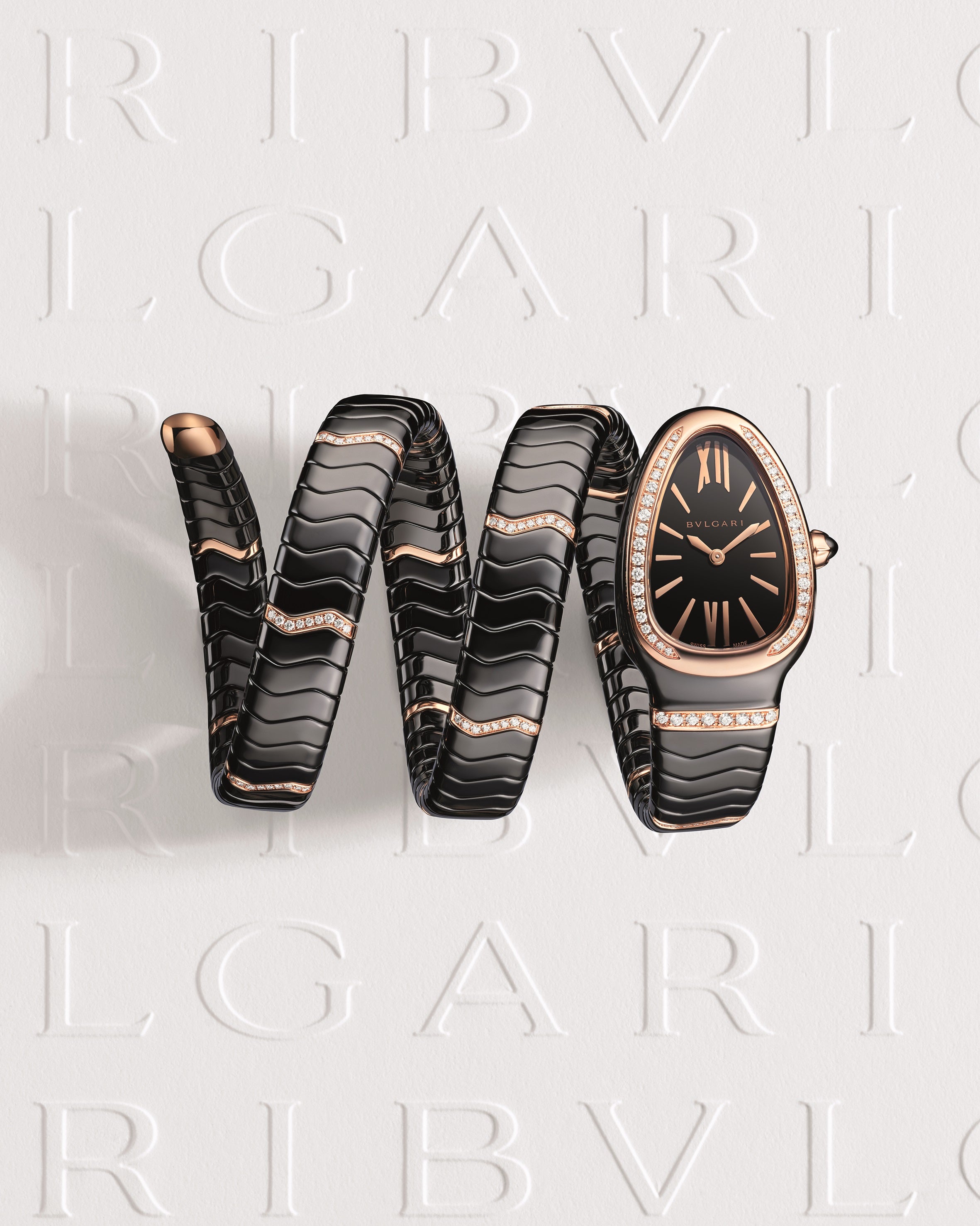 ブルガリのタイムレスなブラック ウォッチ、その神秘性 | ブルガリ