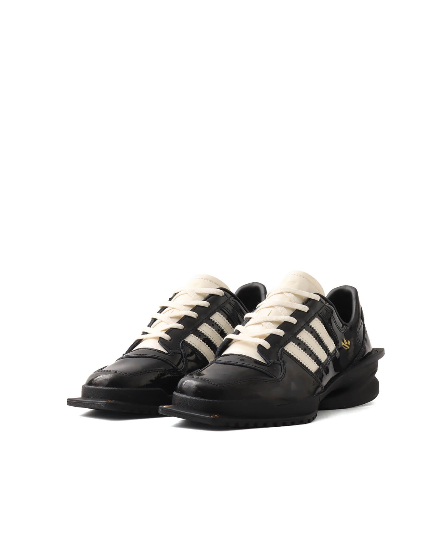 adidas Originals」の注目モデル『FORUM CUBISM W』より 「atmos pink