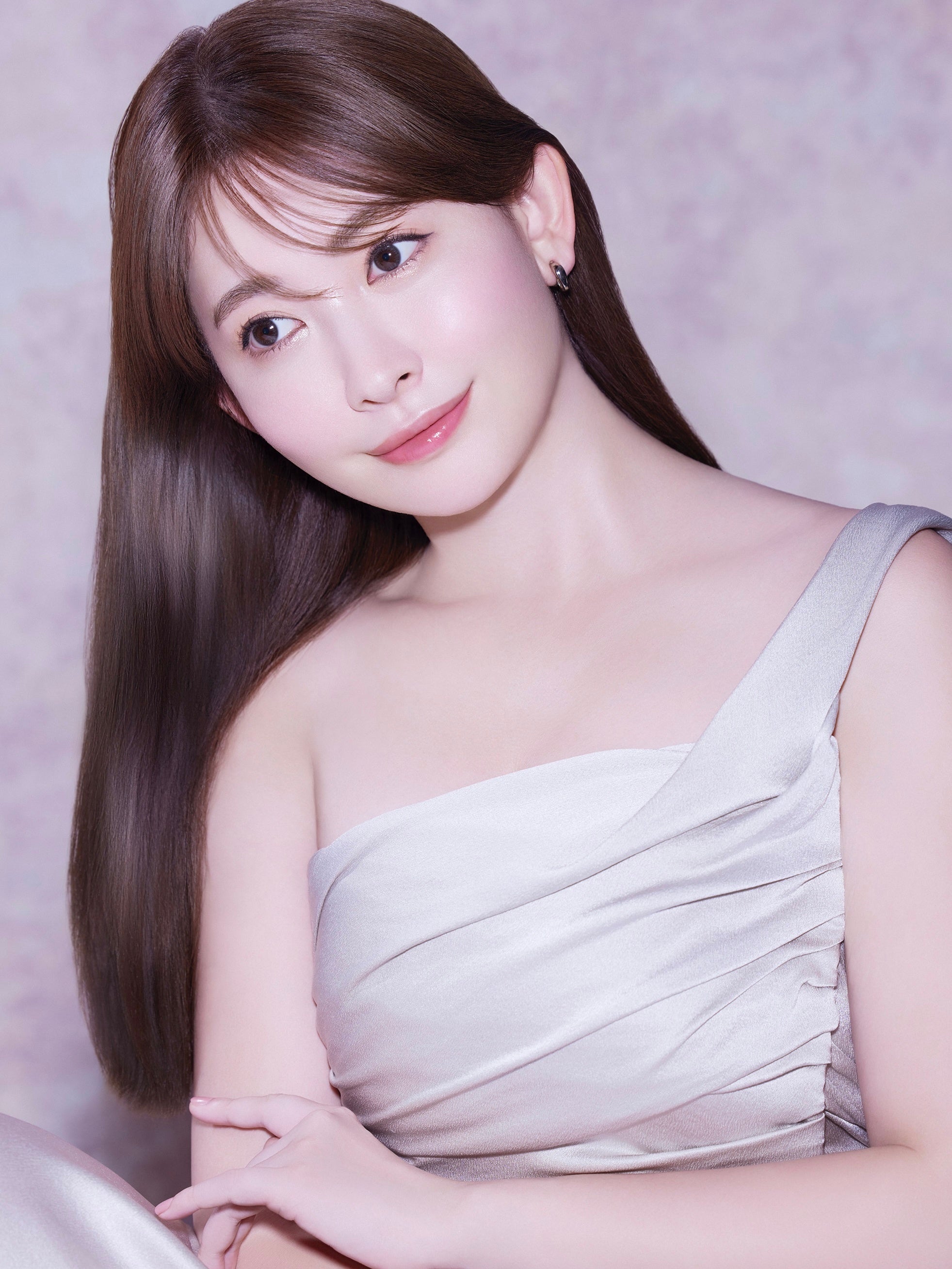 小嶋陽菜がプロデュースするビューティブランド「Her lip to BEAUTY