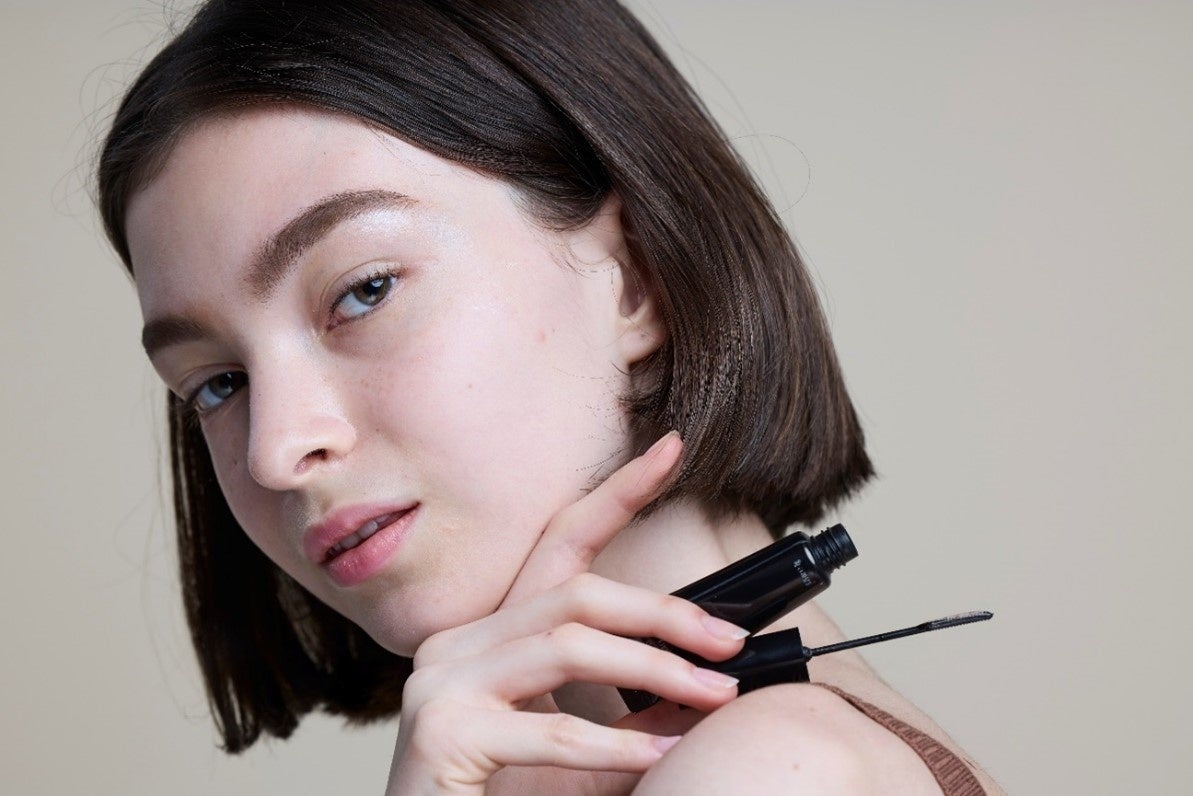 クリアでもない、ブラックでもない眉マスカラ「CLEAR BLACK MASCARA