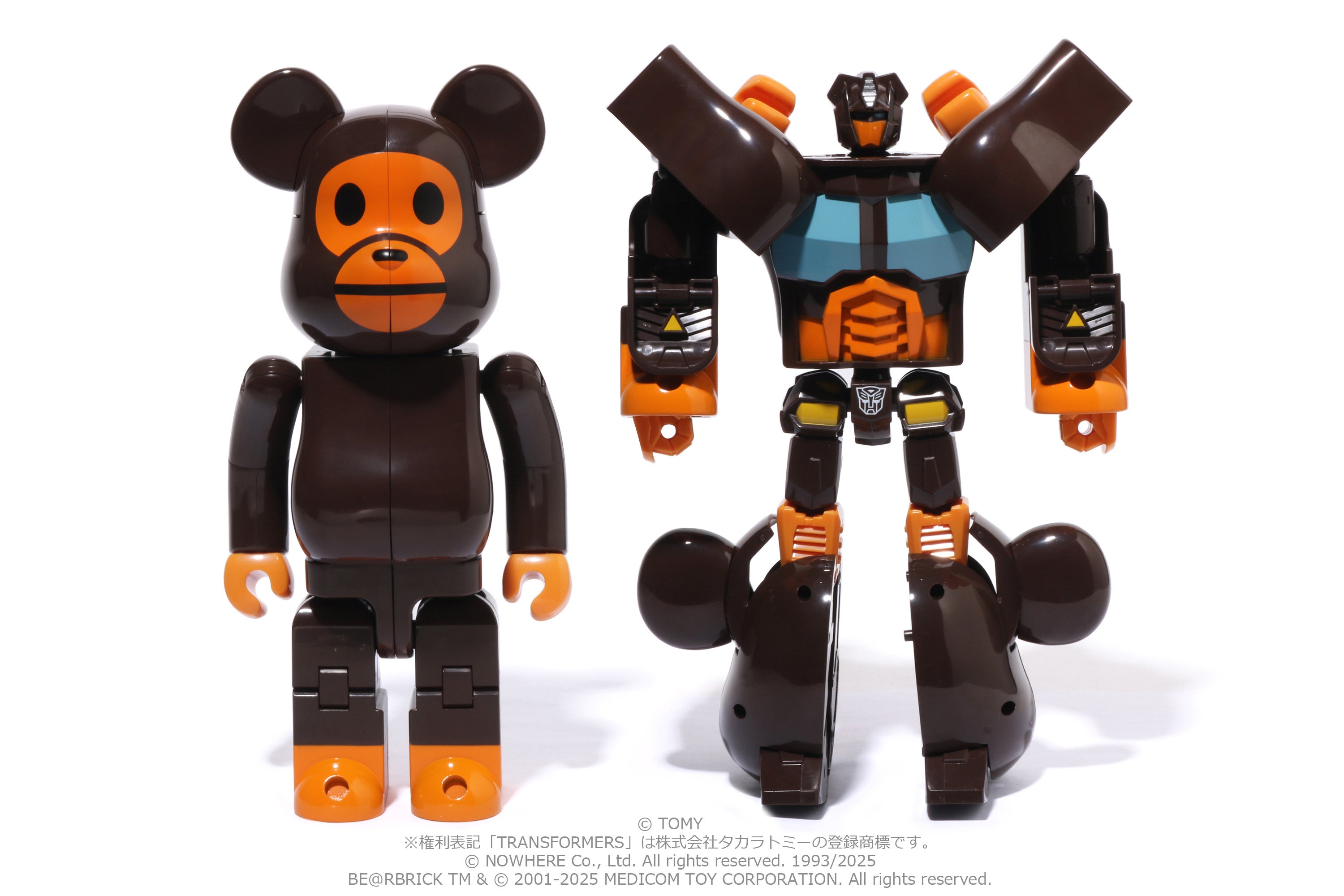 オプティマスプライムに変形するBAPE®︎のBE@RBRICK × TRANSFORMERSが