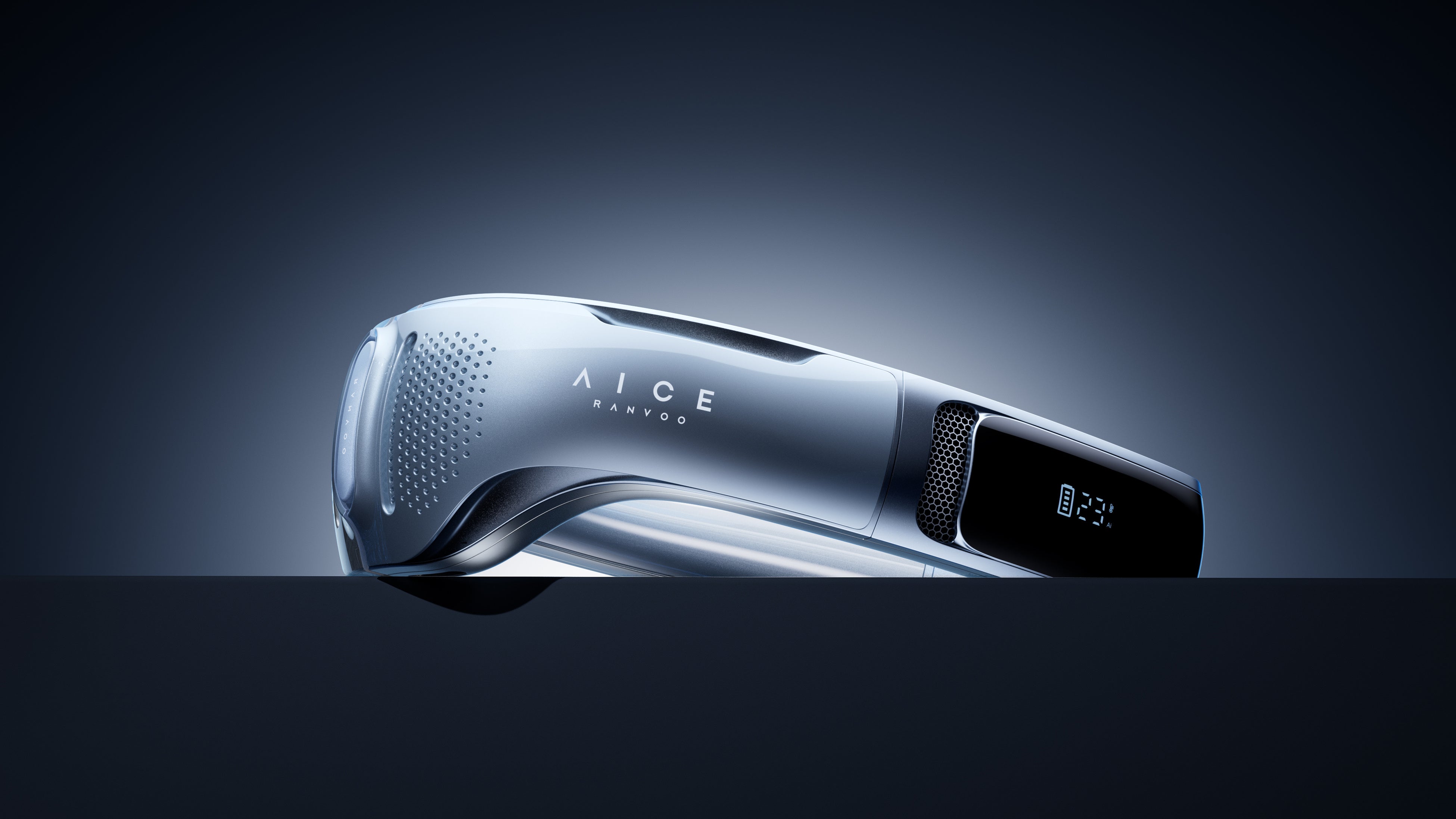 嘘じゃない、本当だ！」エイプリルフールに衝撃登場！ネッククーラー