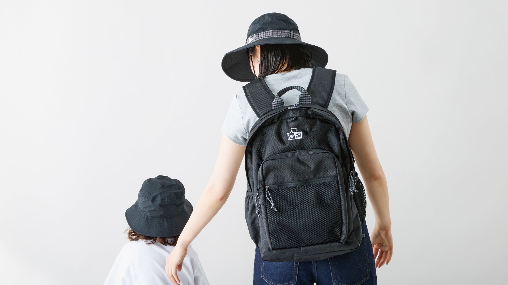 コラボレーションロゴが初登場！ NEW ERA®ロゴからお顔を出したクマ