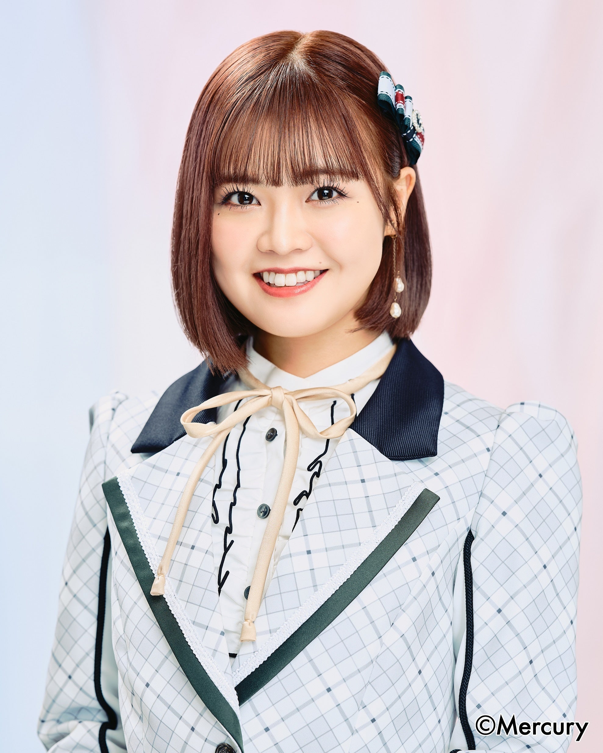 HKT48最後の1期生『HKT48 本村碧唯 卒業フォトブック 未来の手前