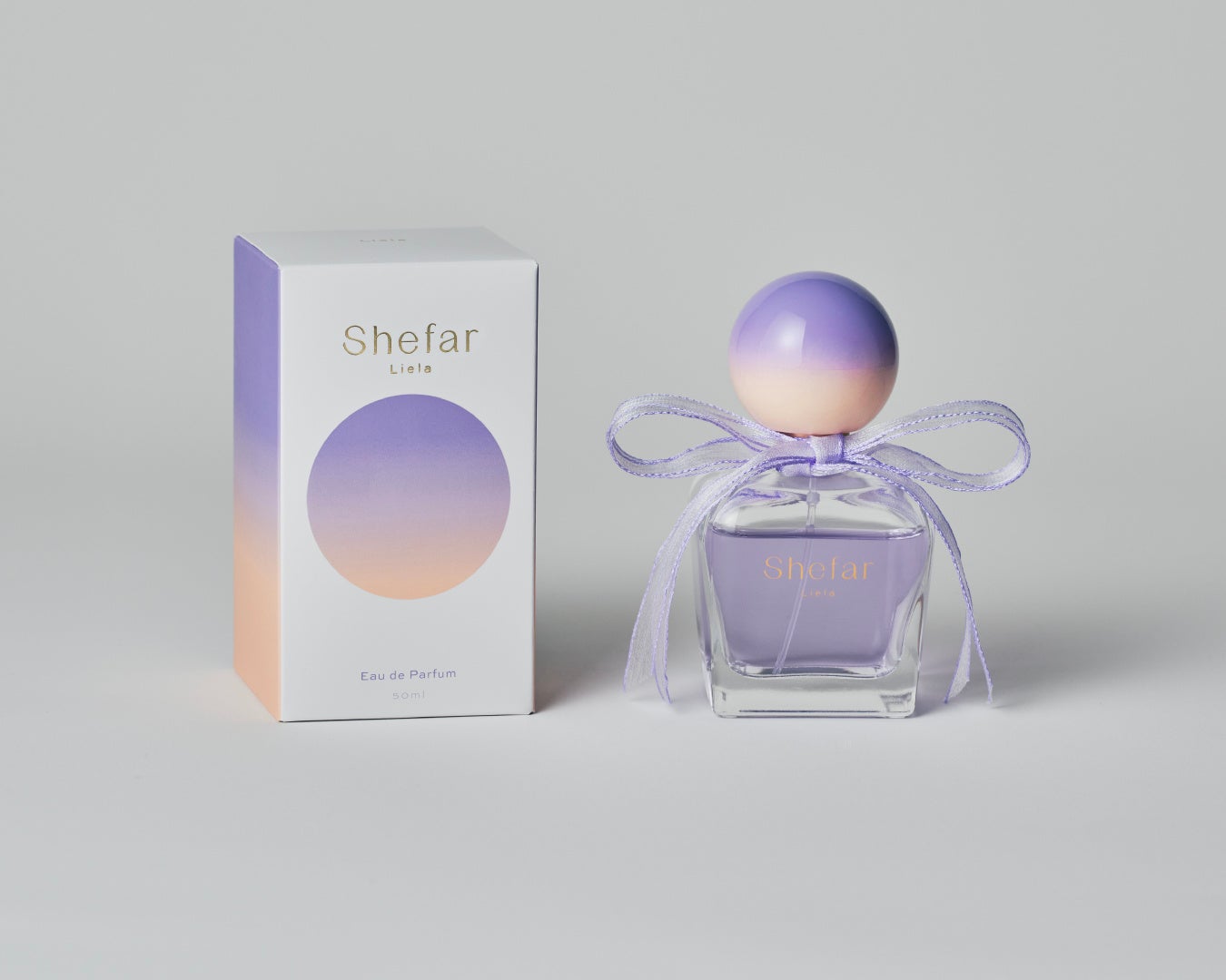 アイドルグループ「AKB48」の千葉恵里が佐藤ノアプロデュースの香水