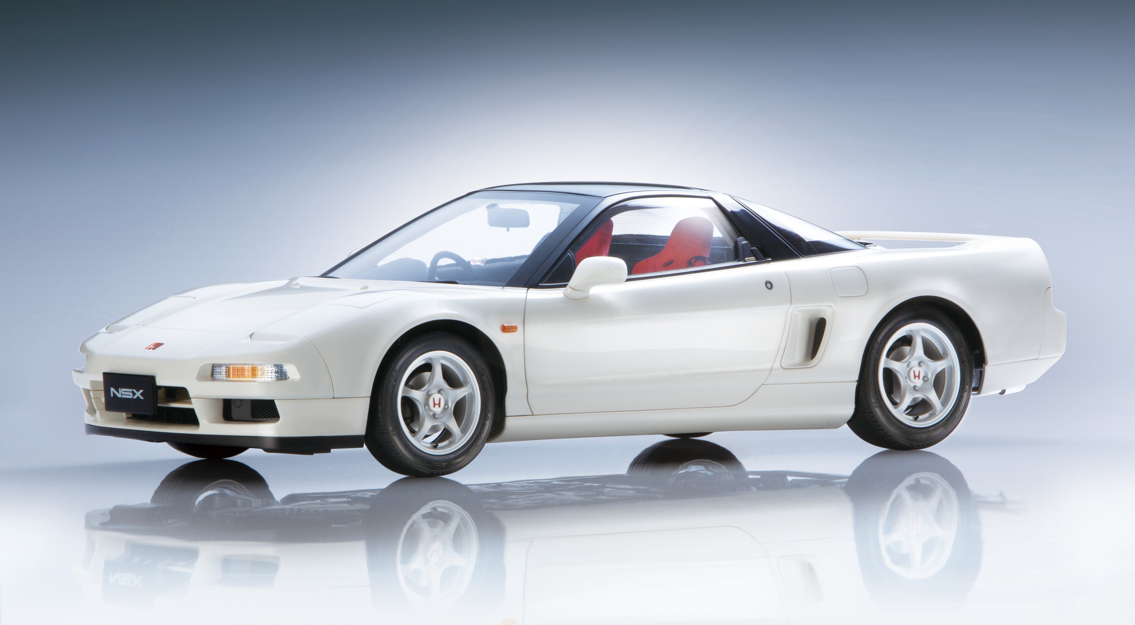 世界を驚かせたピュアスポーツカーが史上初の1/8スケールで蘇る 週刊