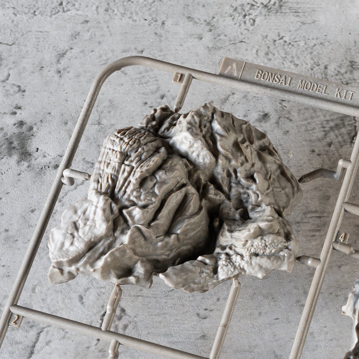 アパレルブランドとプラモデルの異色コラボレーションNEIGHBORHOOD“SRL