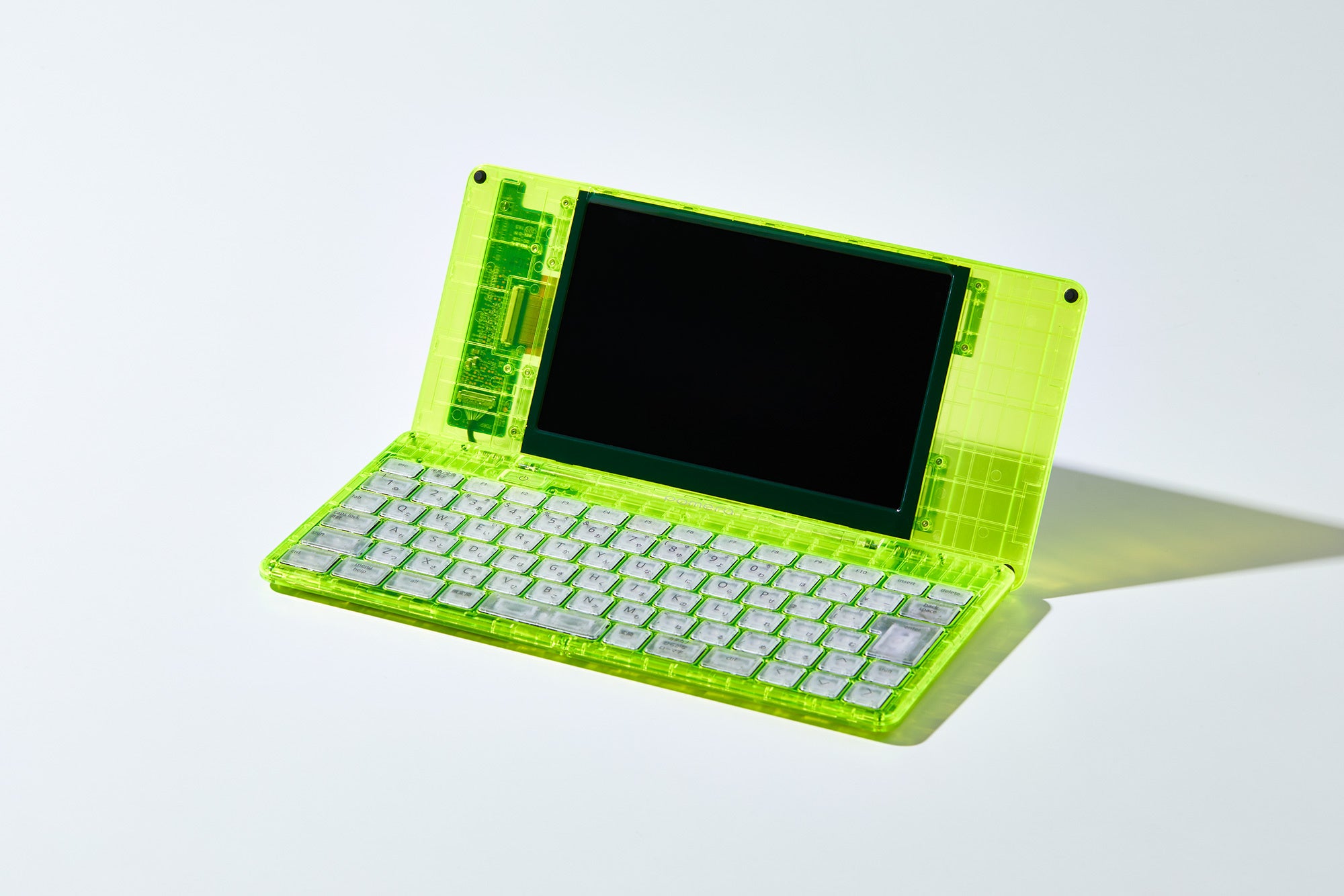 ユーザーアンケートを元に実現した、特別仕様のデジタルメモ「ポメラ