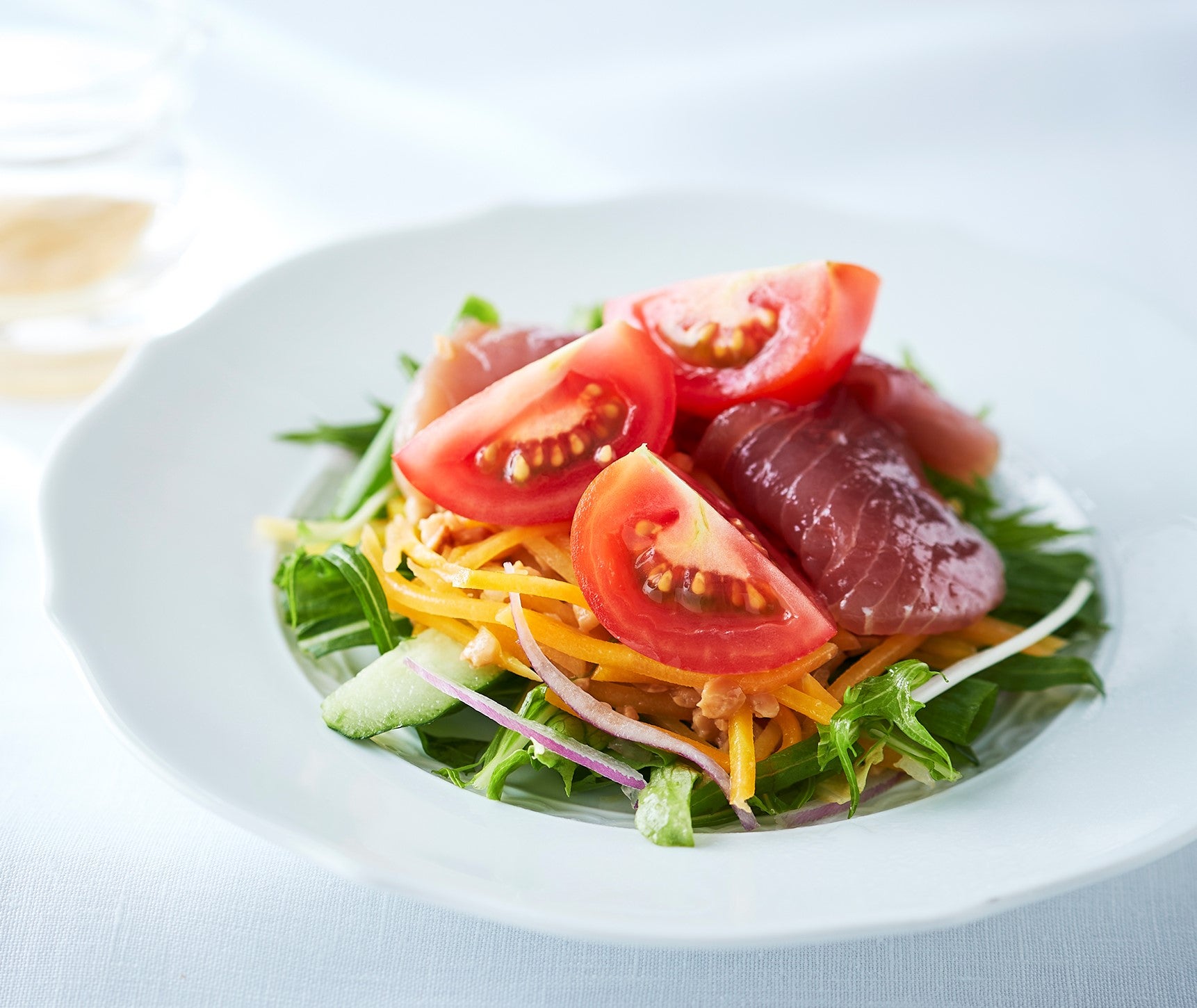 好きな野菜No.1！トマトの魅力を活かしたサラダ4品を期間限定販売