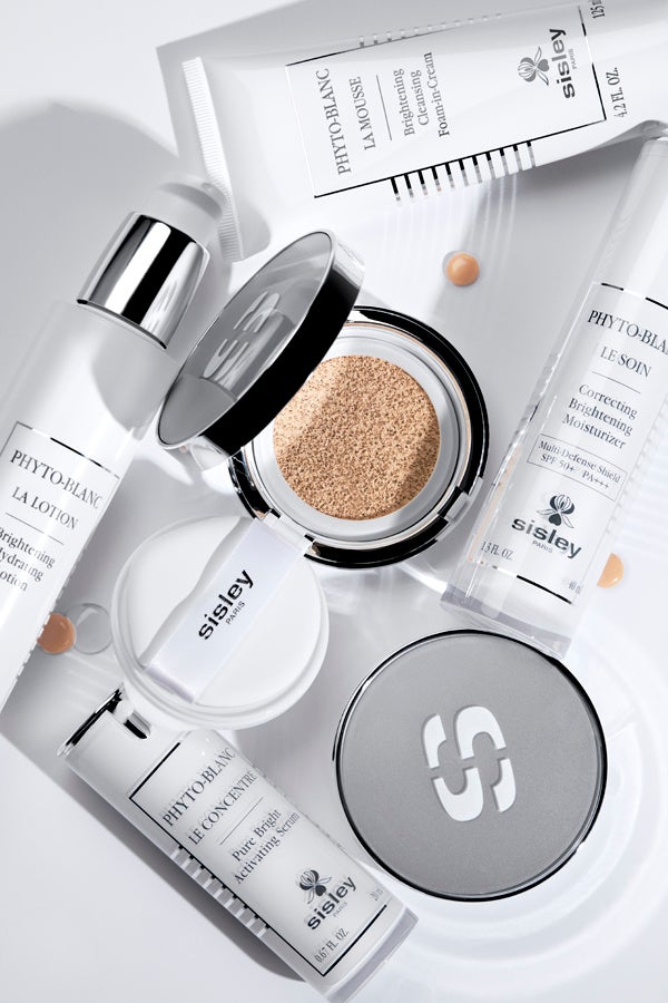 シスレー 驚くほどなめらかで美しいツヤ肌を演出する新クッション