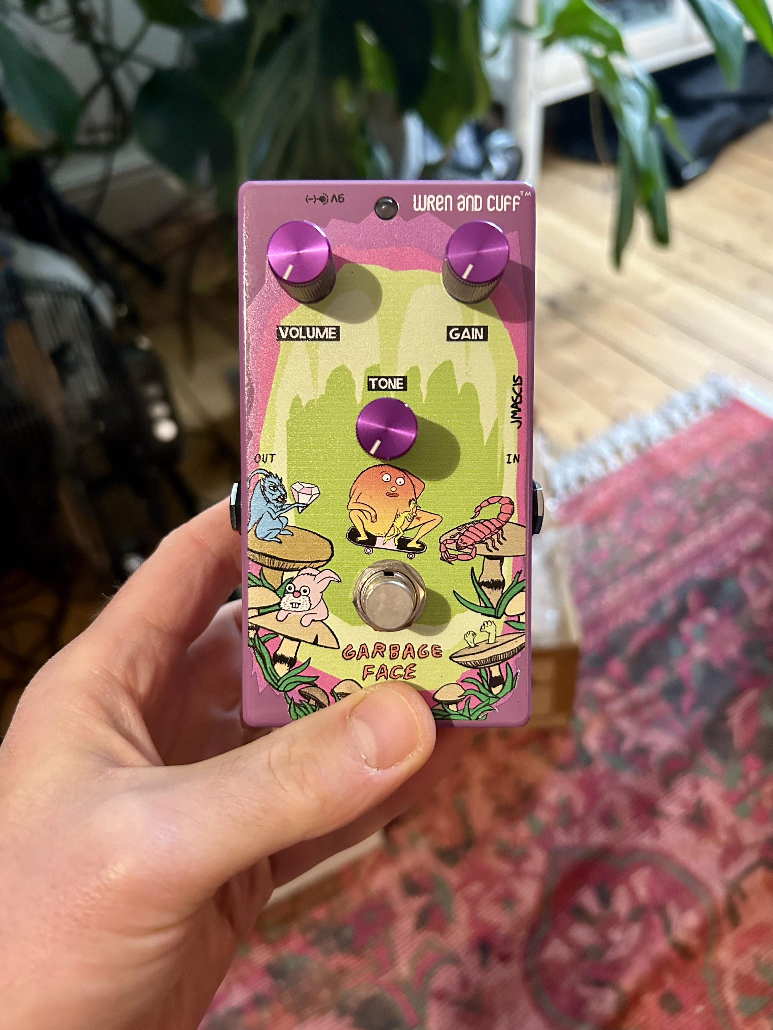 NPD: Wren & Cuff Garbage Face Jr : r/guitarpedals