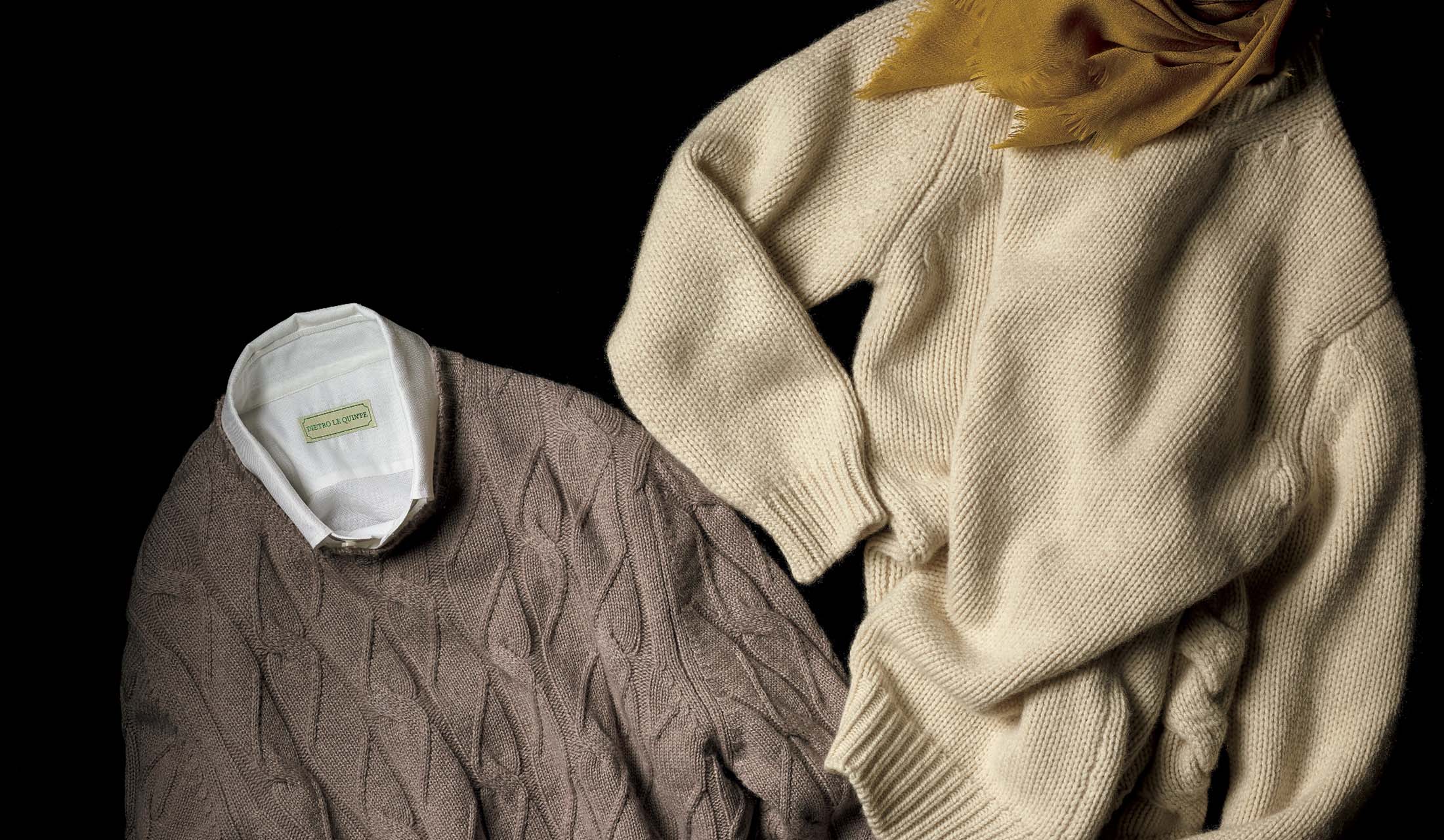 休日スタイルには英国ブランドのカシミヤニットでさりげないクラス