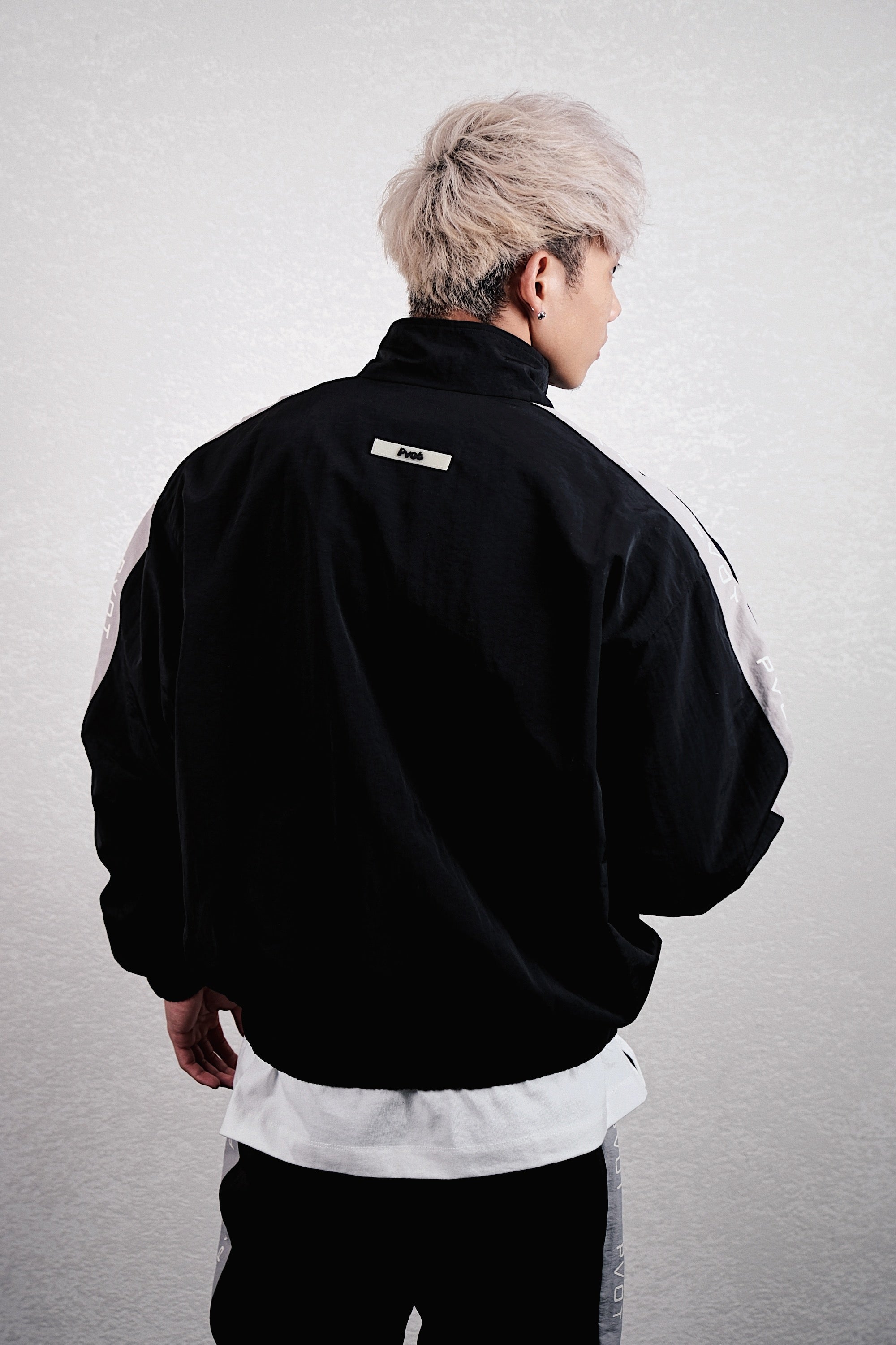 Pvot SL Nylon Jacket (Black / Gray)