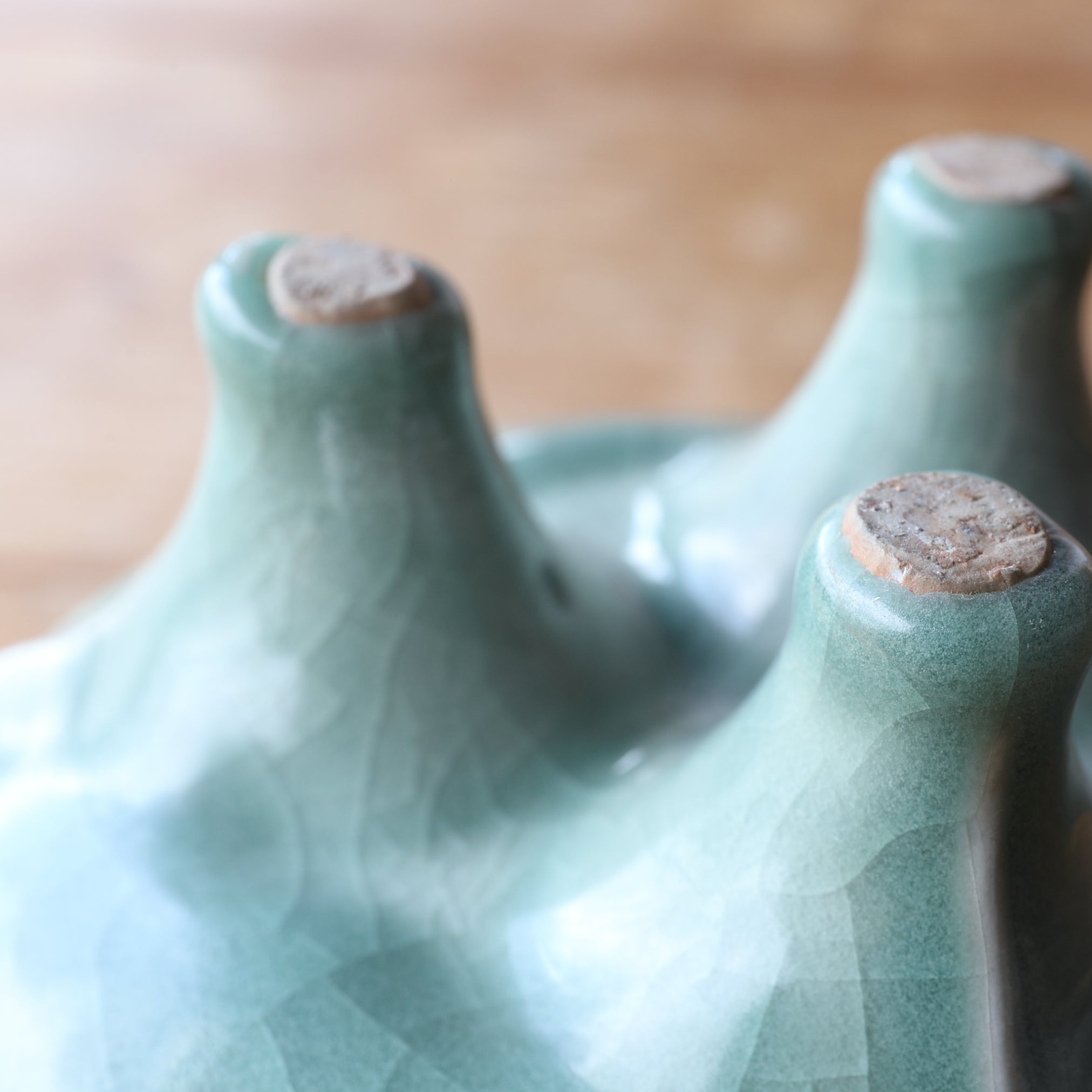 元代 龍泉窯 青磁袴腰香炉（1206–1368 CE） | 入蘆花（ロカニイル）