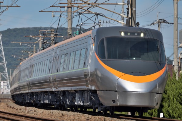 JR四国】8000系特急電車L編成初のリニューアル車登場【グリーン車は